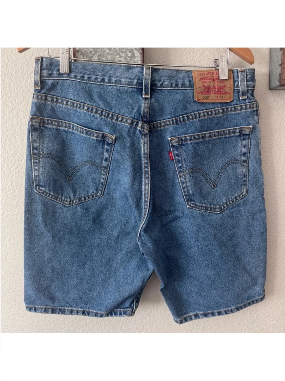 Mens levis relaxed fit 550 denim shorts size 34
